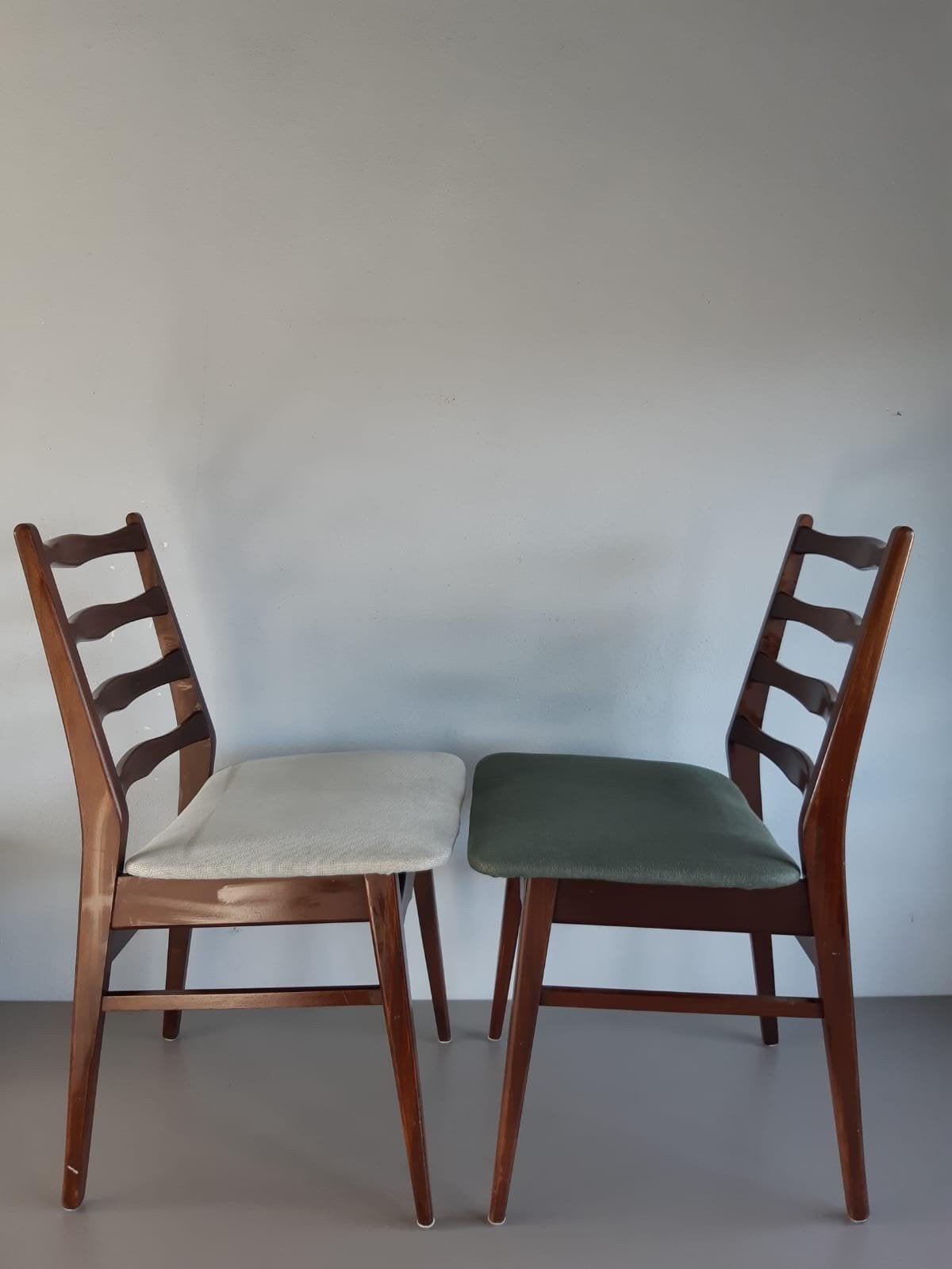 Set van 2 Vintage Houten Eetkamerstoelen met Gestoffeerde Zi, Ophalen, Huis en Inrichting
