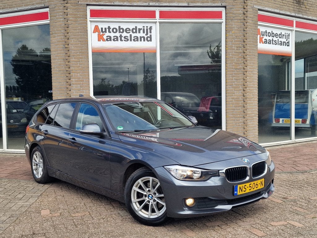 BMW 3-serie Touring 318d High Executive - Navi - Clima - Cru, Auto's, Zwart, Automatische klimaatregeling, 3-Serie, Te koop