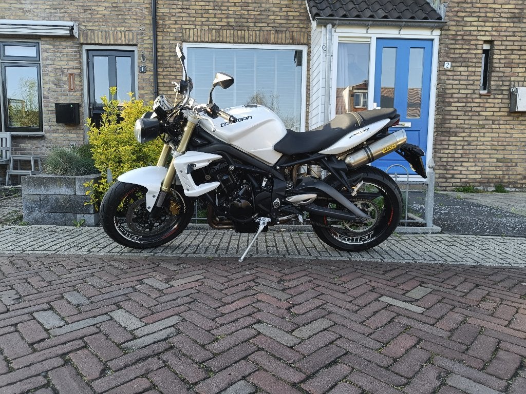 Triumph Street Triple 675, 675 cc, Sportuitlaat, Occasion, Motorrijbewijs A