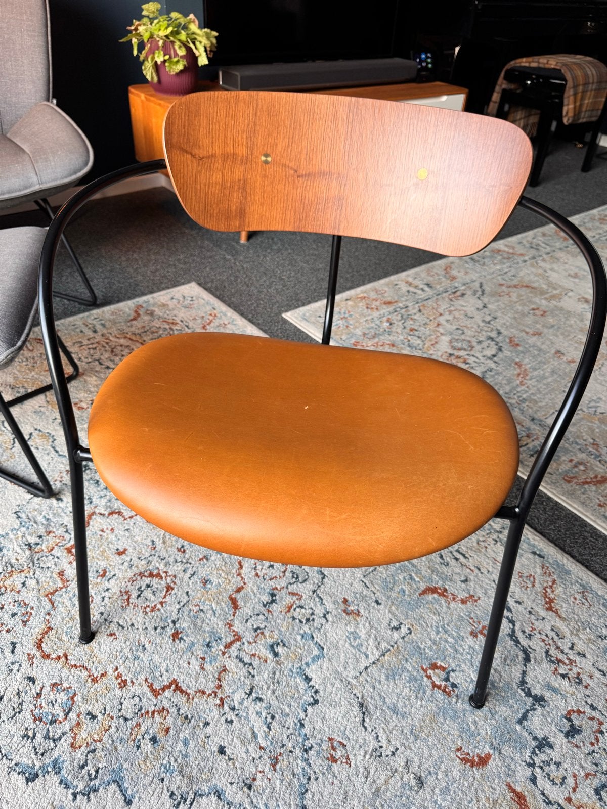 &tradition Pavilion AV6 fauteuil - Cognac leer, walnoot, Ophalen, Gebruikt, Minder dan 75 cm, 50 tot 75 cm