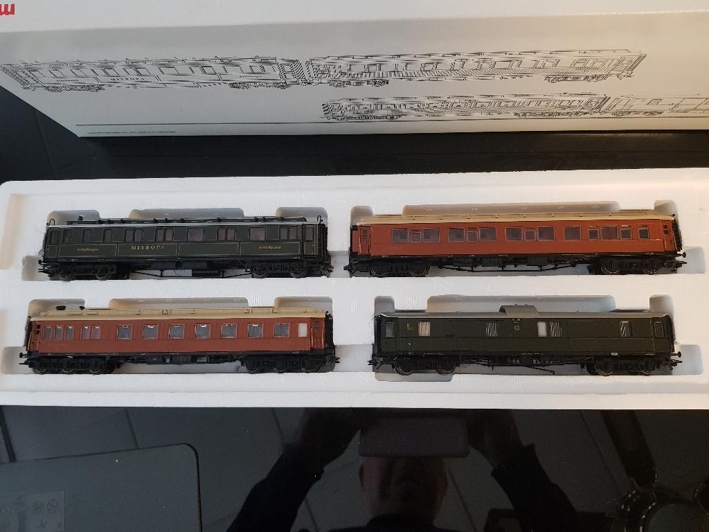 Märklin 42757 4-delige wagonset van Mitropa met verlichting, Wisselstroom, Treinset, Nieuw, Ophalen of Verzenden