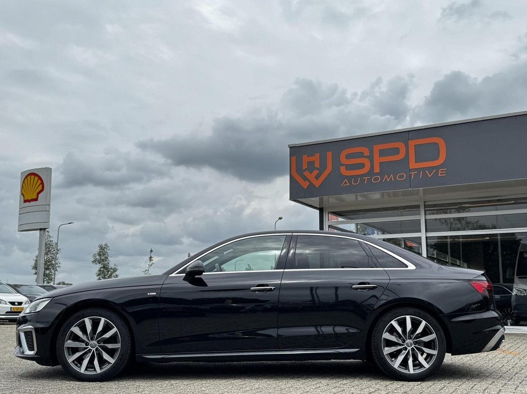 Audi A4 Limousine 40 TFSI S-line|190PK|Matrix|Trekhaak|Carpl, Auto's, Audi, Gebruikt, 1984 cc, Zwart, Origineel Nederlands