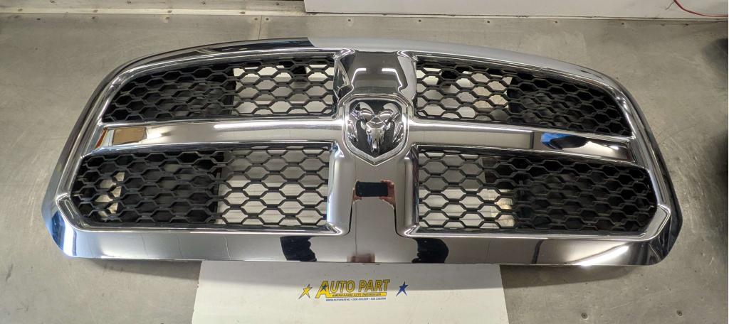 Dodge Ram pickup chroom grille 2013-2018, Gebruikt, PO Box 21-8004 | Auburn Hills, MI 48321-8004, Amerikaanse onderdelen, Ophalen of Verzenden