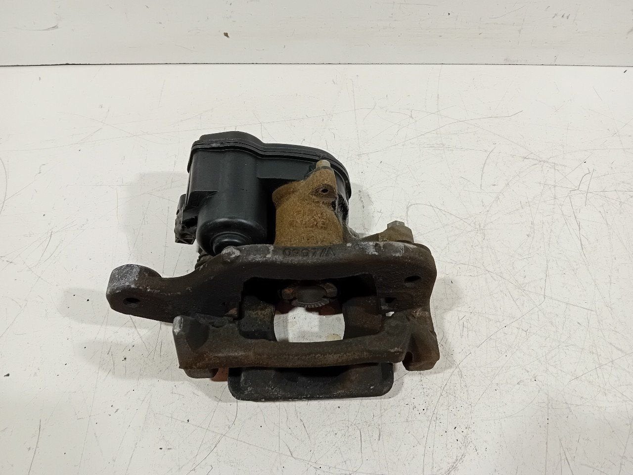 Remklauw rechts achter Nissan Qashqai, Onderdelen@venauto.nl, Van der Ven Autorecycling B.V., Gebruikt, Ettenseweg 76, 4706 PB Roosendaal, The Netherlands
