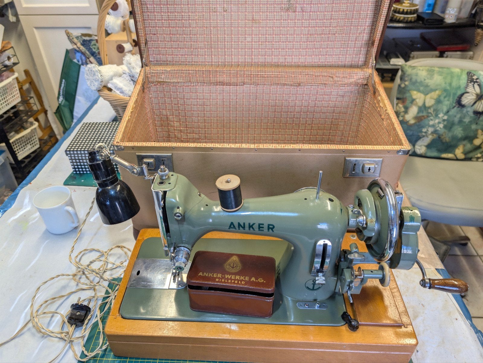 Anker Naaimachine - Vintage Handnaaimachine met Koffer, Hobby en Vrije tijd, Naaimachines en Toebehoren, Ophalen, Gebruikt, Naaimachine