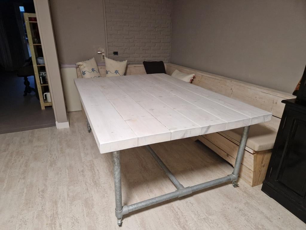 Prachtige steigerhouten tafel van 140 x 200. Whitewash., Doe-het-zelf en Verbouw, Werkbanken, Ophalen, Zo goed als nieuw, 170 cm of meer