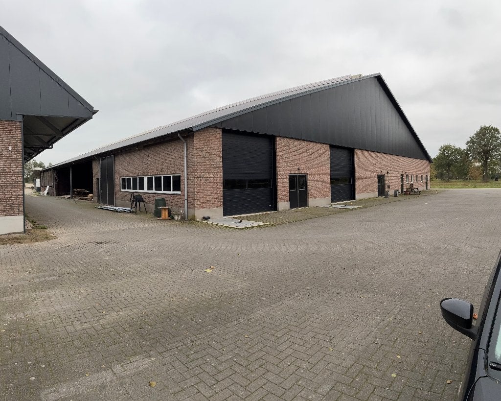 Grote gebruikte ligboxenstal / 0-6-0 stal – ca. 95,5 x 40 m, Ophalen of Verzenden, Gebruikt