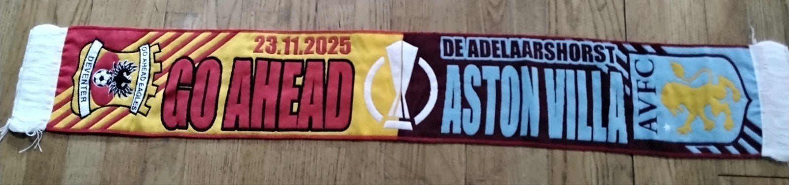 Go Ahead Eagles Aston Villa Sjaal - De Adelaarshorst ophalen, Ophalen