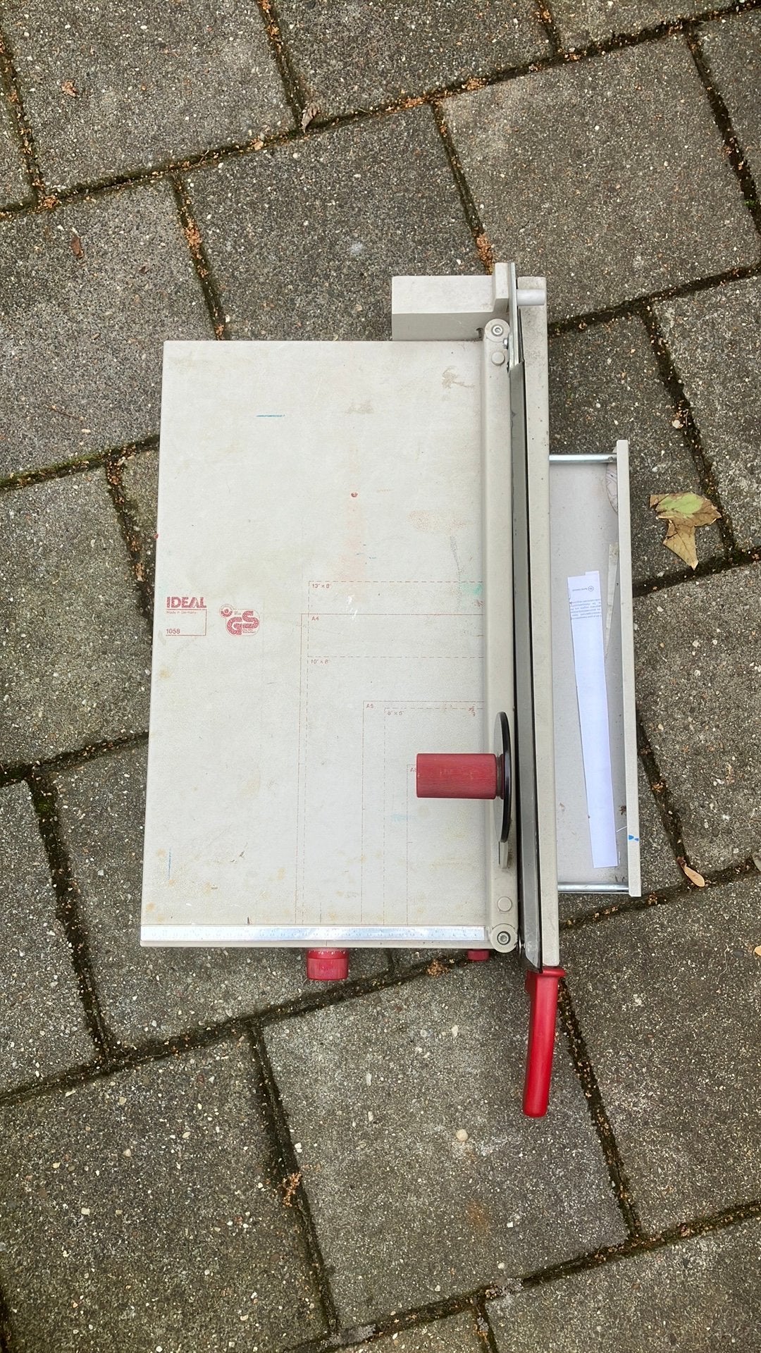 Ideal 1058 A2 papiersnijder, Ophalen, Gebruikt