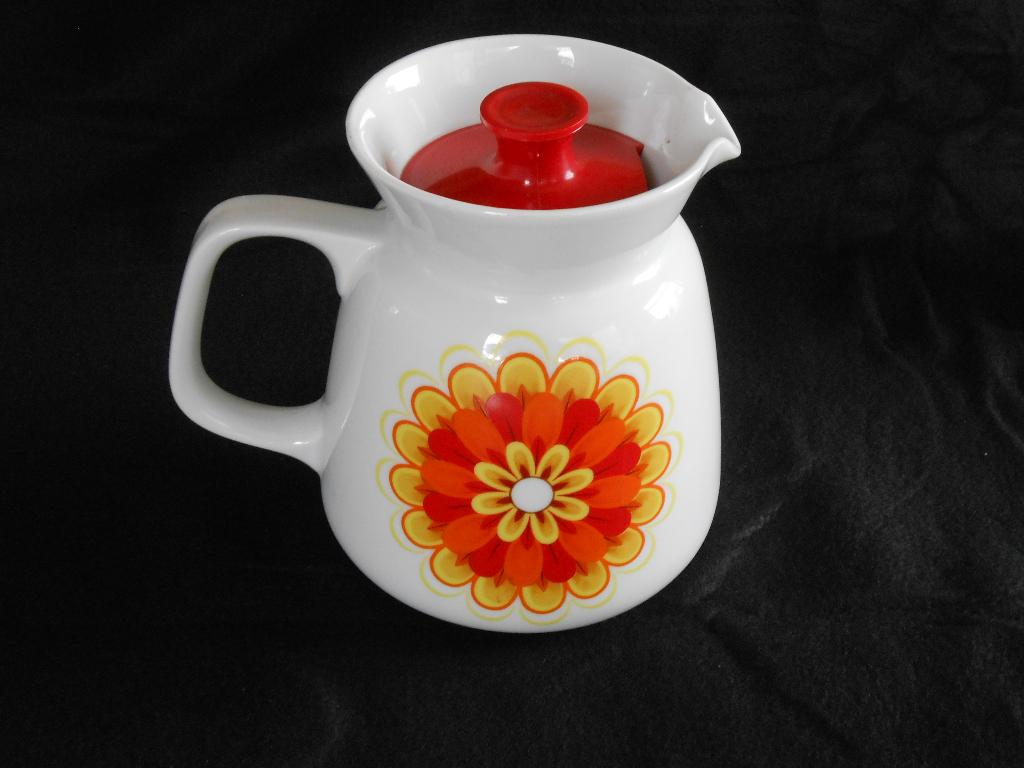 Theepot, gemerkt Bareuther Waldsassen, Theepot/fluitketel, Ophalen, Gebruikt