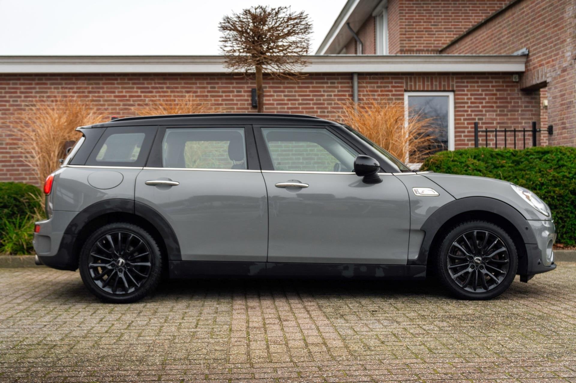 Mini Mini Clubman 2.0 Cooper S 192 PK Aut. Moonwalk Grey Ful, 1998 cc, Stof, Gebruikt, Automatische klimaatregeling