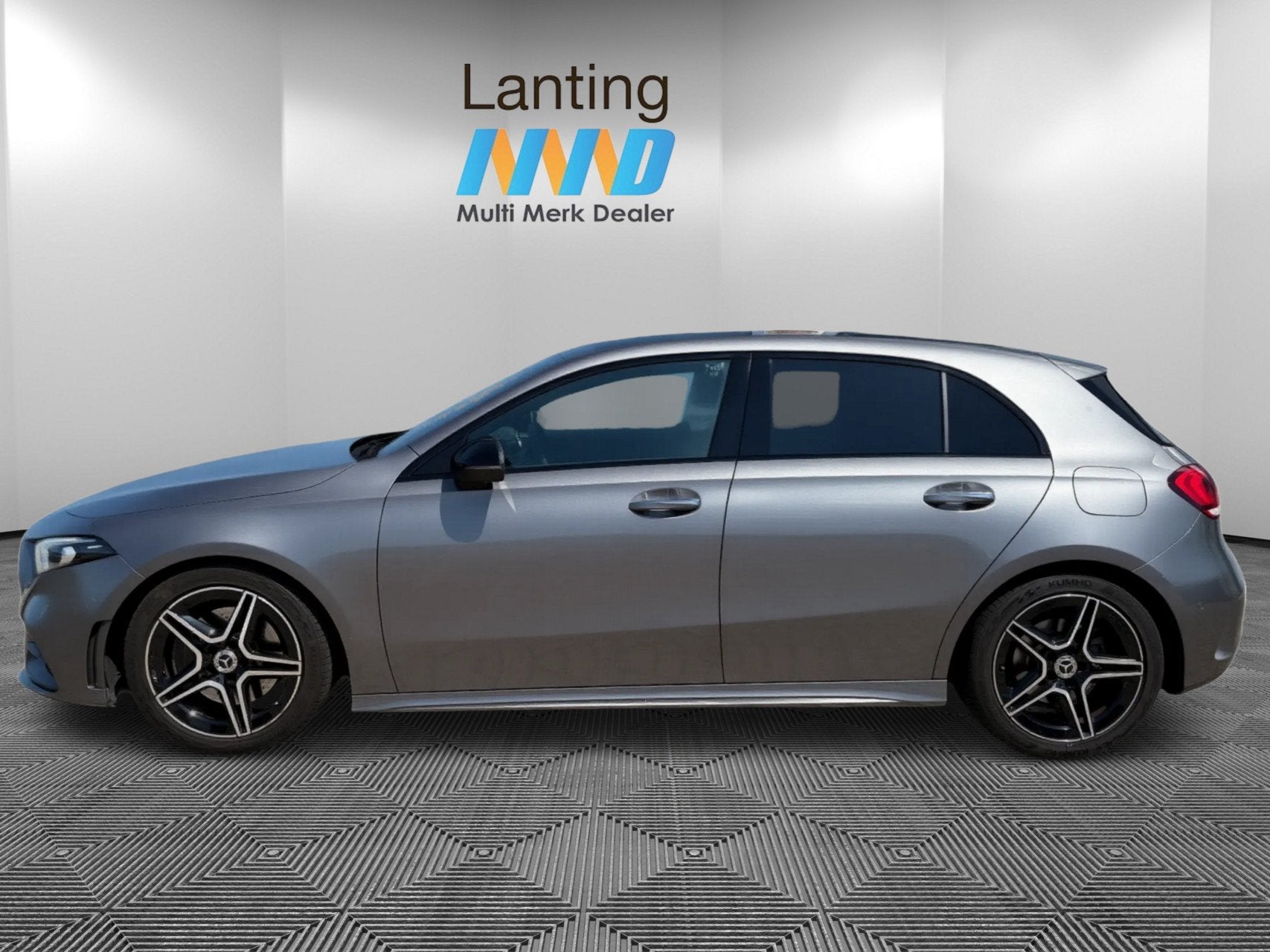 Mercedes A-klasse 220 Launch Edit. Prem. AMG Sfeerverlicht., Auto's, Mercedes-Benz, Gebruikt, Met garantie (alle), Origineel Nederlands