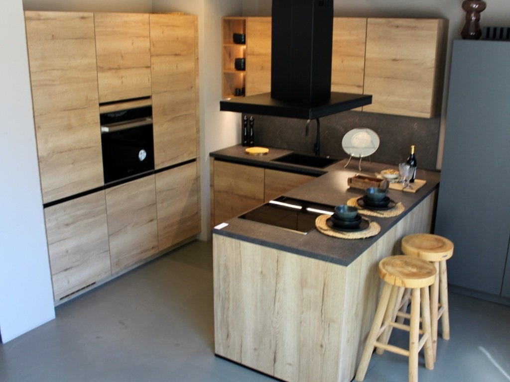 BP112 Moderne eikenlook eilandkeuken showroommodel, Ophalen, Waldstraße 53-57, 33415 Verl  Duitsland, Overige typen, Nobilia-Werke J. Stickling GmbH & Co. KG