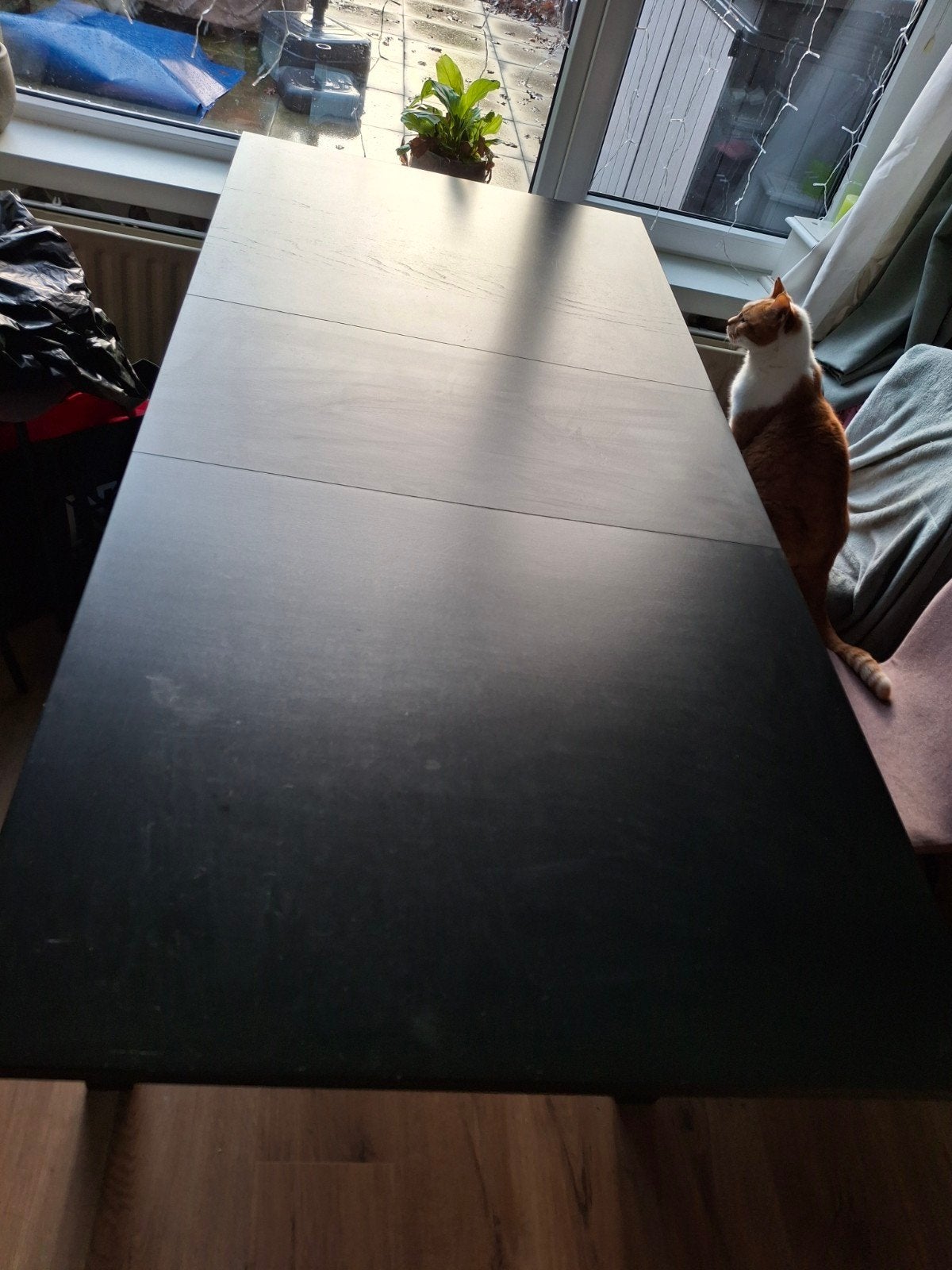 IKEA Bjursta Uitschuifbare Eettafel Zwart - Zeer Nette Staat, Huis en Inrichting, Ophalen, Gebruikt, 200 cm of meer, 50 tot 100 cm