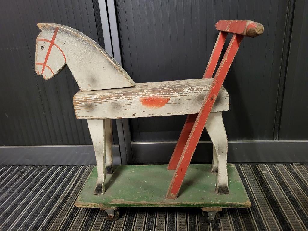 Loopwagen paard voor kinderen., Kinderen en Baby's, Speelgoed | Speelgoedvoertuigen, Ophalen of Verzenden, Gebruikt