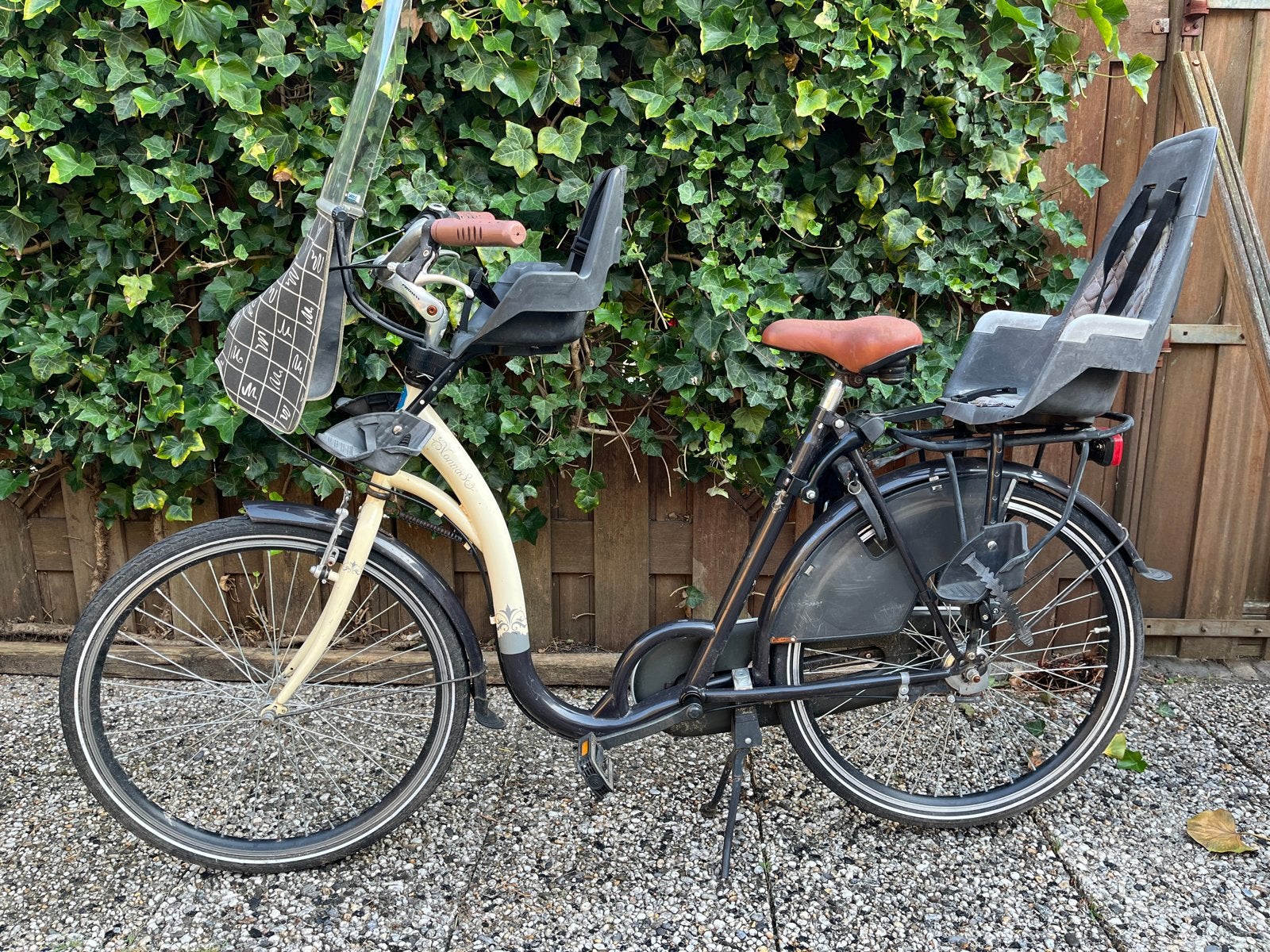 Moederfiets met 2 kinderzitjes en windscherm, 2 zitjes, Gebruikt, Windscherm, Ophalen