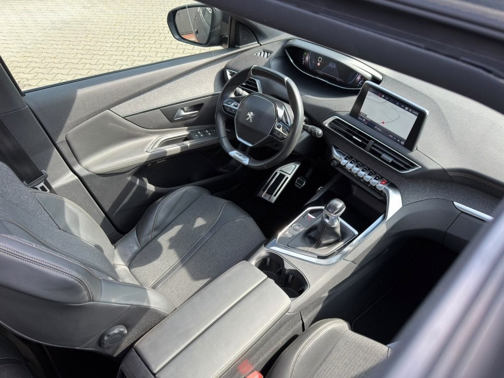 Peugeot 3008 1.2 PureTech GT Line | Panodak | Trekhaak | Cam, Auto's, Gebruikt, 1199 cc, Leder en Stof, Origineel Nederlands