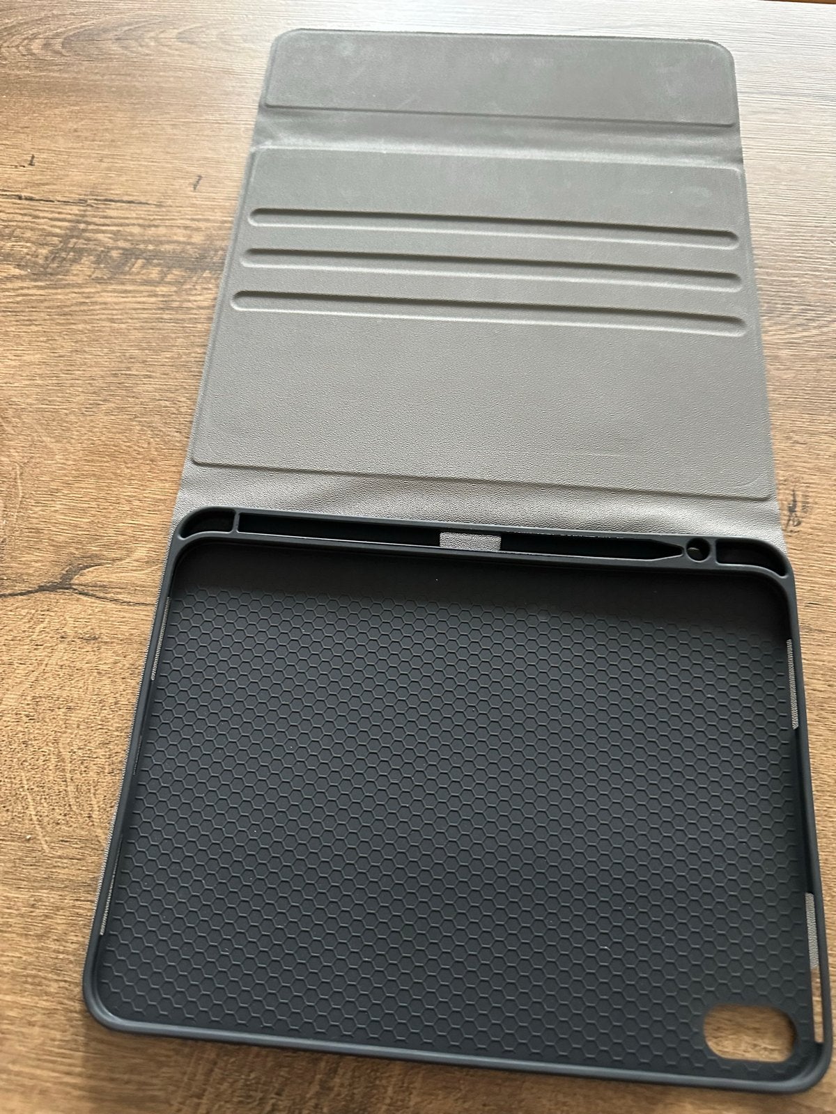 Kasey iPad Hoes 10e Gen 2022 (10.9 inch) - Zwart, Computers en Software, Ophalen of Verzenden, Zo goed als nieuw, 10 inch, Bescherming voor- en achterkant