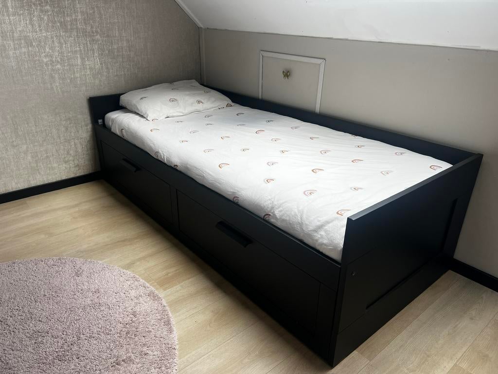 Ikea Brimnes een-/tweepersoonsbed zwart incl. 2 Matrassen, Ophalen, Zwart, Tweepersoons, Zo goed als nieuw