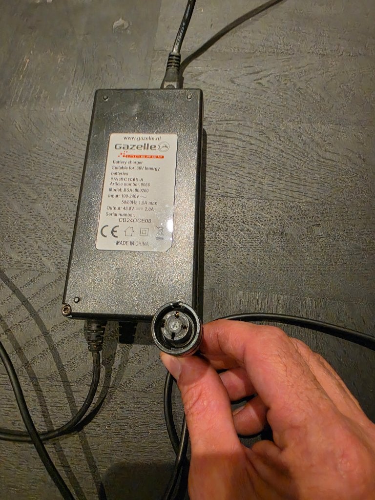 Originele Gazelle Innergy acculader 36V elektrische fiets, Ophalen, Gebruikt, Overige merken