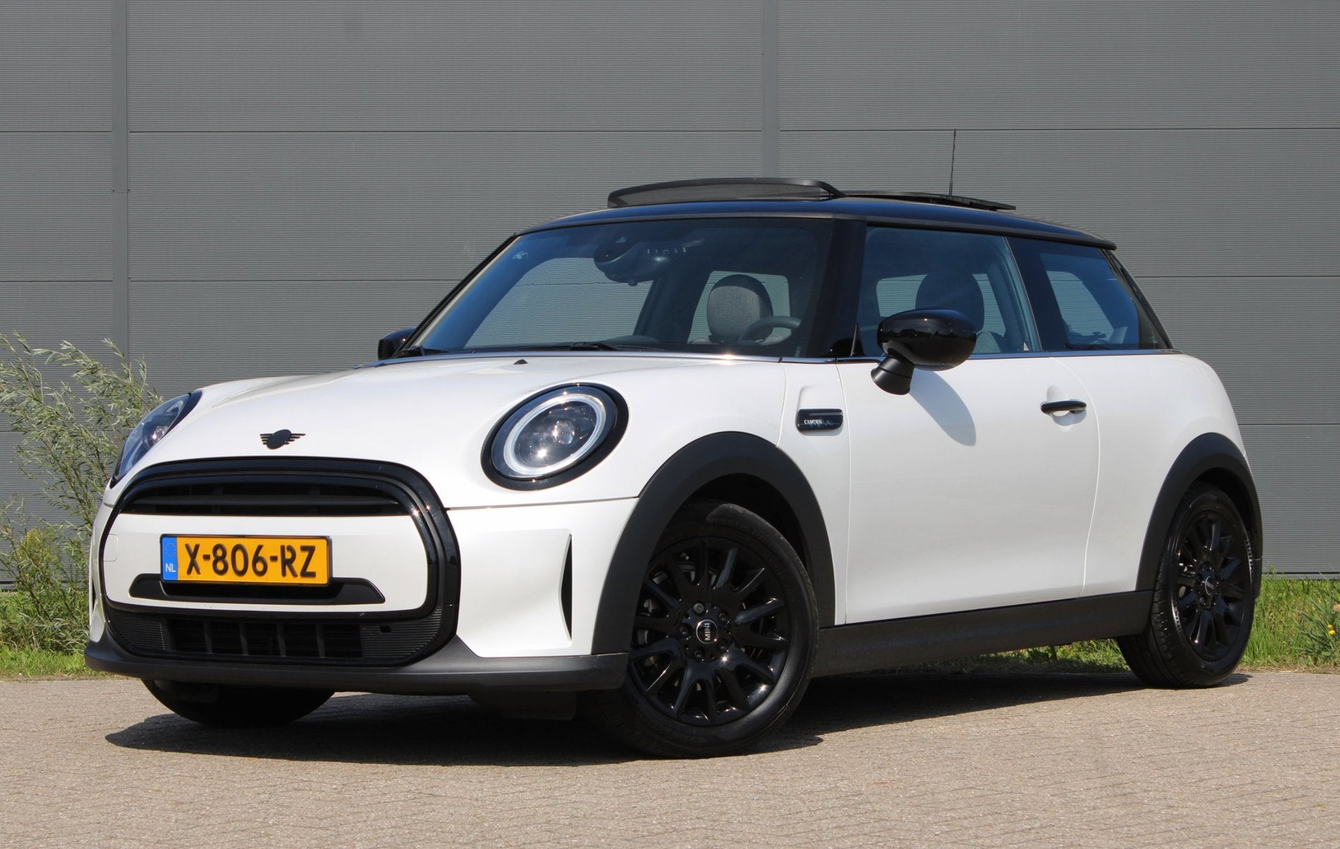 Mini 3-Deurs 1.5 Cooper Camden Edition Automaat Panodak NIEU, Auto's, 136 pk, Gebruikt, 4 stoelen, Leder en Stof