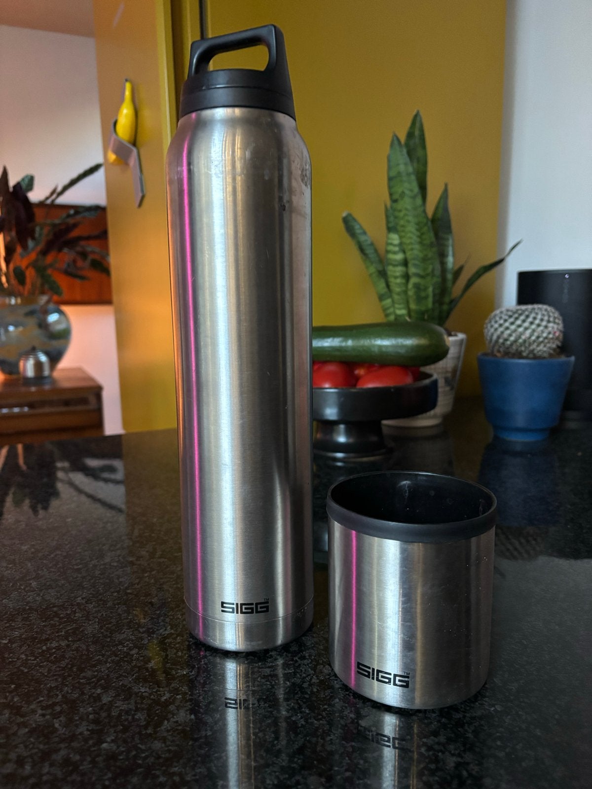 Sigg RVS thermoskan met drinkbeker - 1 liter, Ophalen of Verzenden, Gebruikt