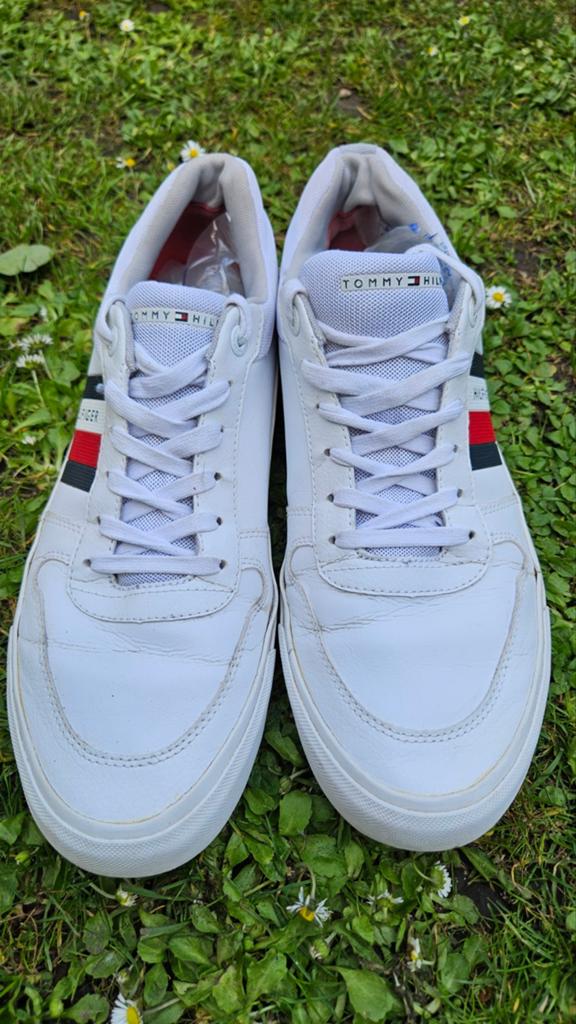 Tommy Hilfigers sneakers maat 44-45.5, Gebruikt, L00, Schoenen, Ophalen