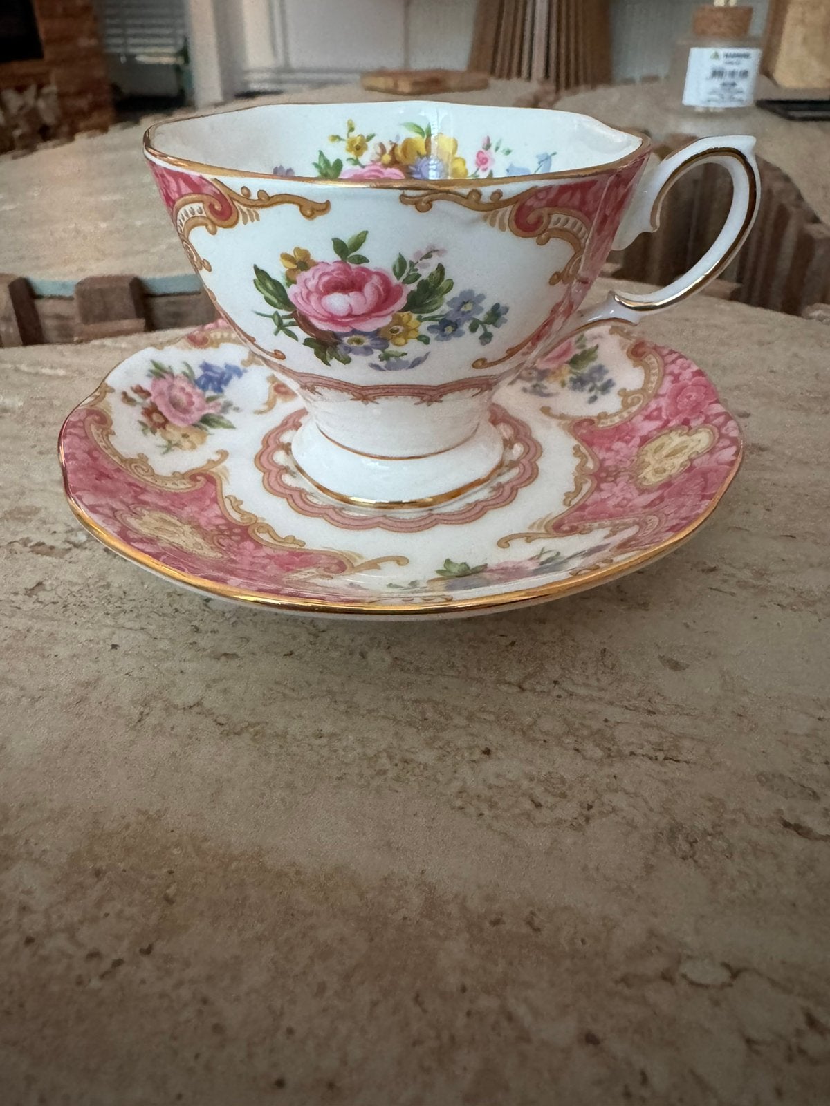 Royal Albert Lady Carlyle dames kop en schotel, Antiek en Kunst, Ophalen of Verzenden