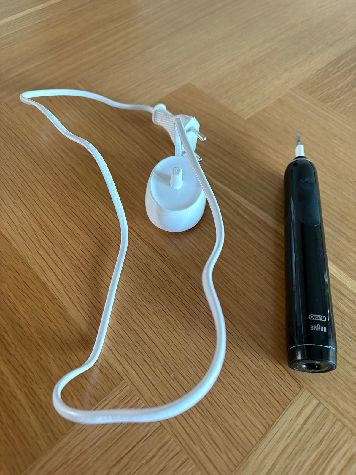Oral B tandenborstel - Gebruikt, goede staat, Ophalen of Verzenden, Gebruikt, Mondverzorging