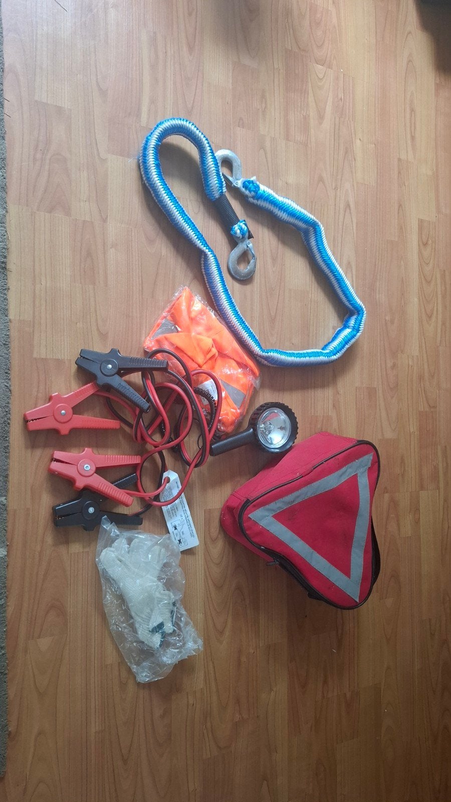 Pechpakket: startkabels,   sleepkabel, gevarendriehoek, lamp, Auto diversen, Ophalen of Verzenden, Gebruikt
