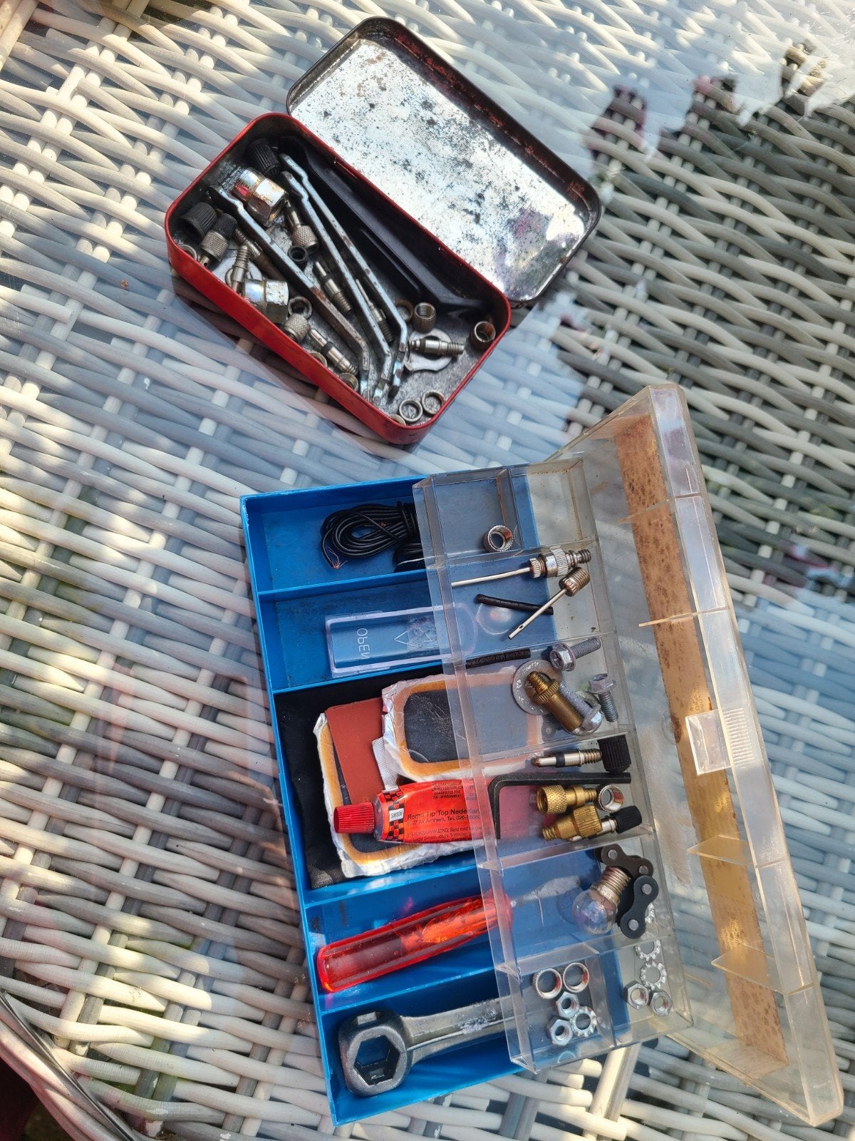 Fietsreparatieset: Simson plakdoos, ventielen en reflectoren, Ophalen of Verzenden, Simson
