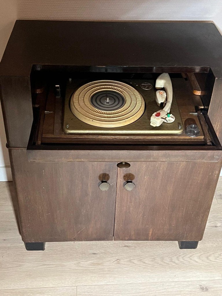 Oude platen speler, Ophalen