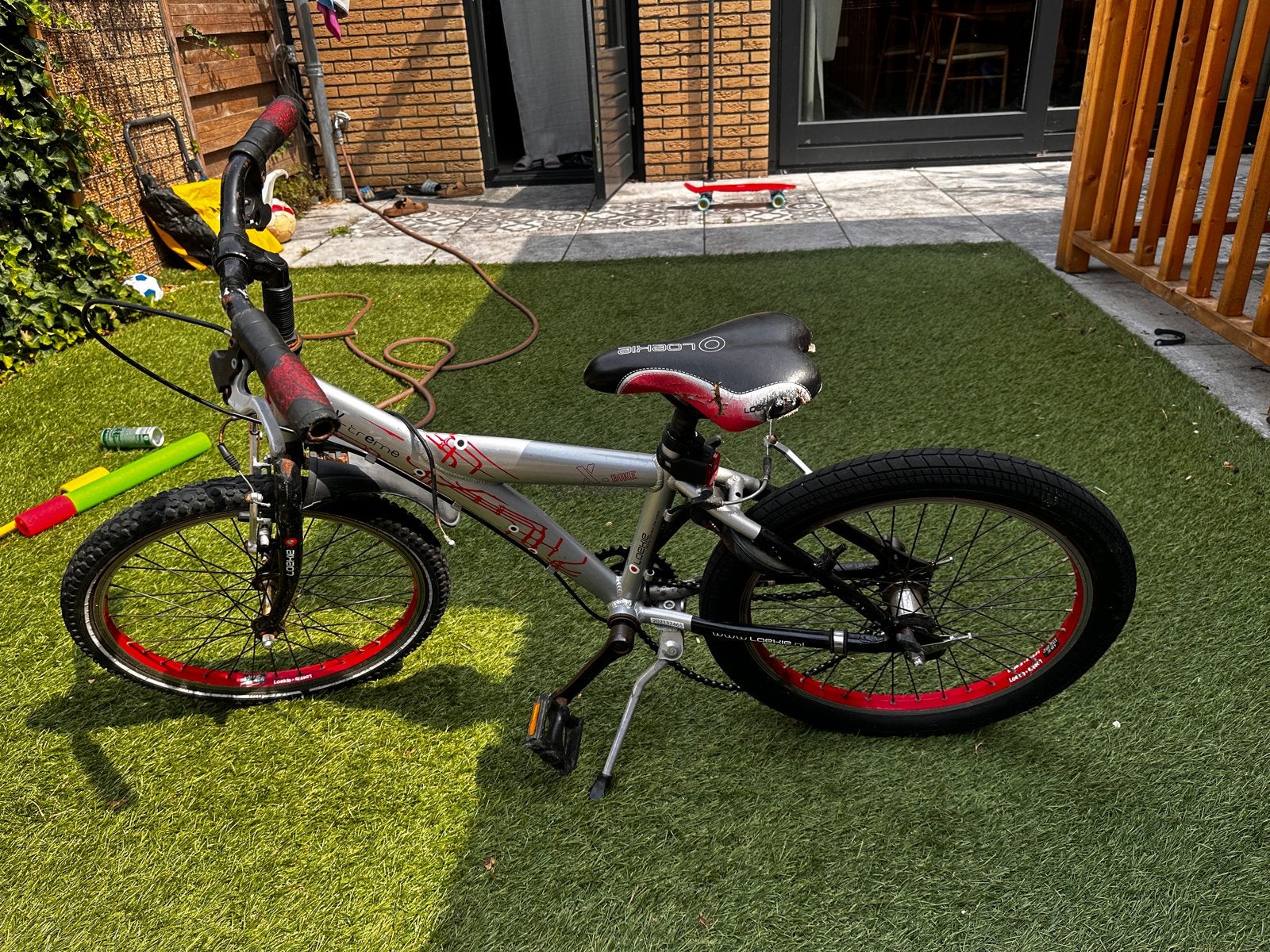 Kinderfiets 20 inch - Zilver/Rood, Fietsen en Brommers, Fietsen | Kinderfietsjes, Ophalen, Gebruikt, Velgrem, 20 inch of meer