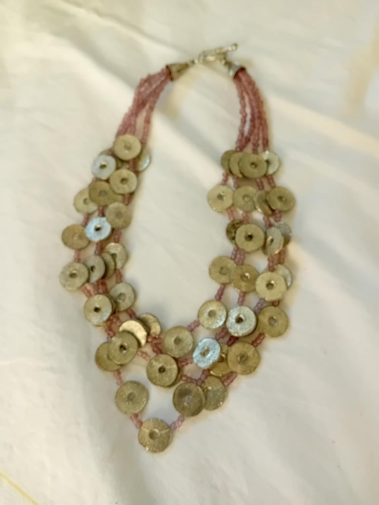 Ketting met kleine rose kraaltjes, Sieraden, Tassen en Uiterlijk, Kettingen, Ophalen of Verzenden, Zo goed als nieuw, Roze, Overige materialen