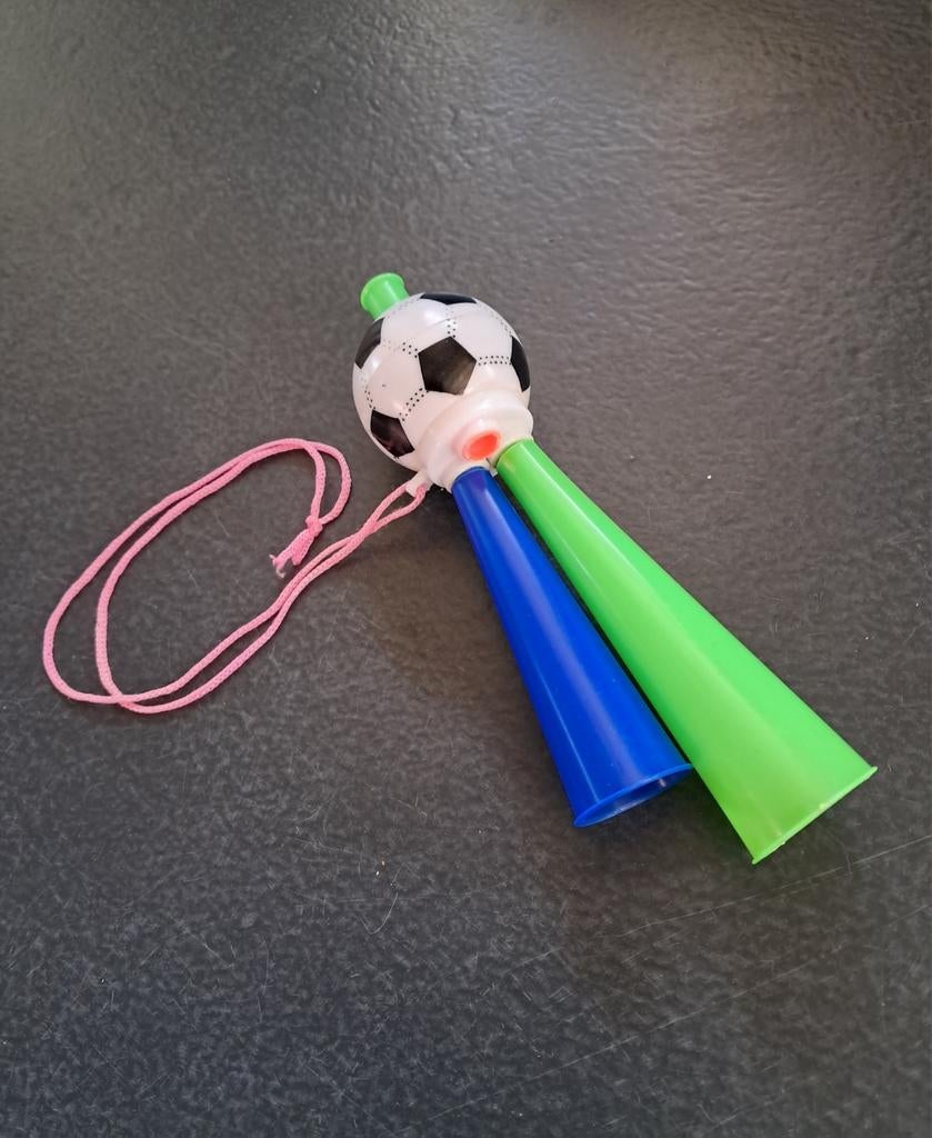 Toeter of vuvuzela voetbal, Ophalen of Verzenden, Gebruikt, Feestartikel, Oranje of Koningsdag