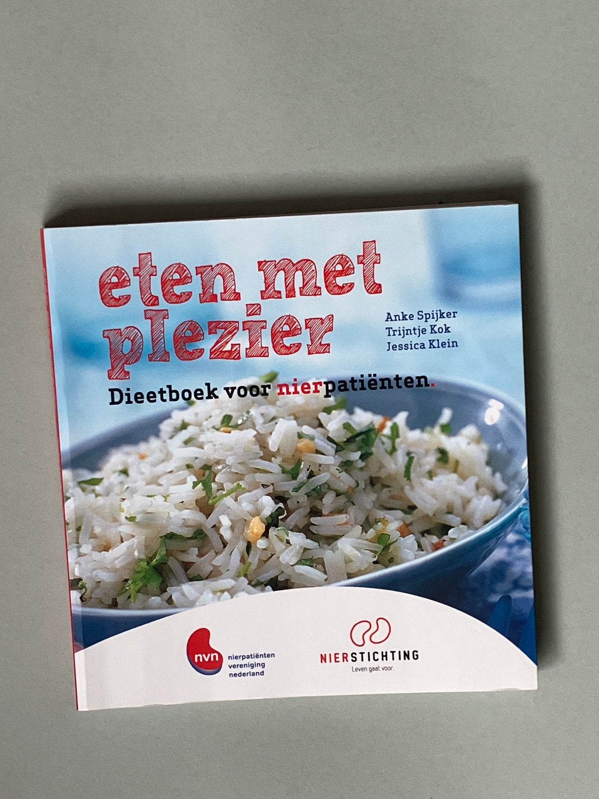Eten met plezier - Dieetboek voor nierpatienten, Ophalen of Verzenden, Zo goed als nieuw, Hoofdgerechten