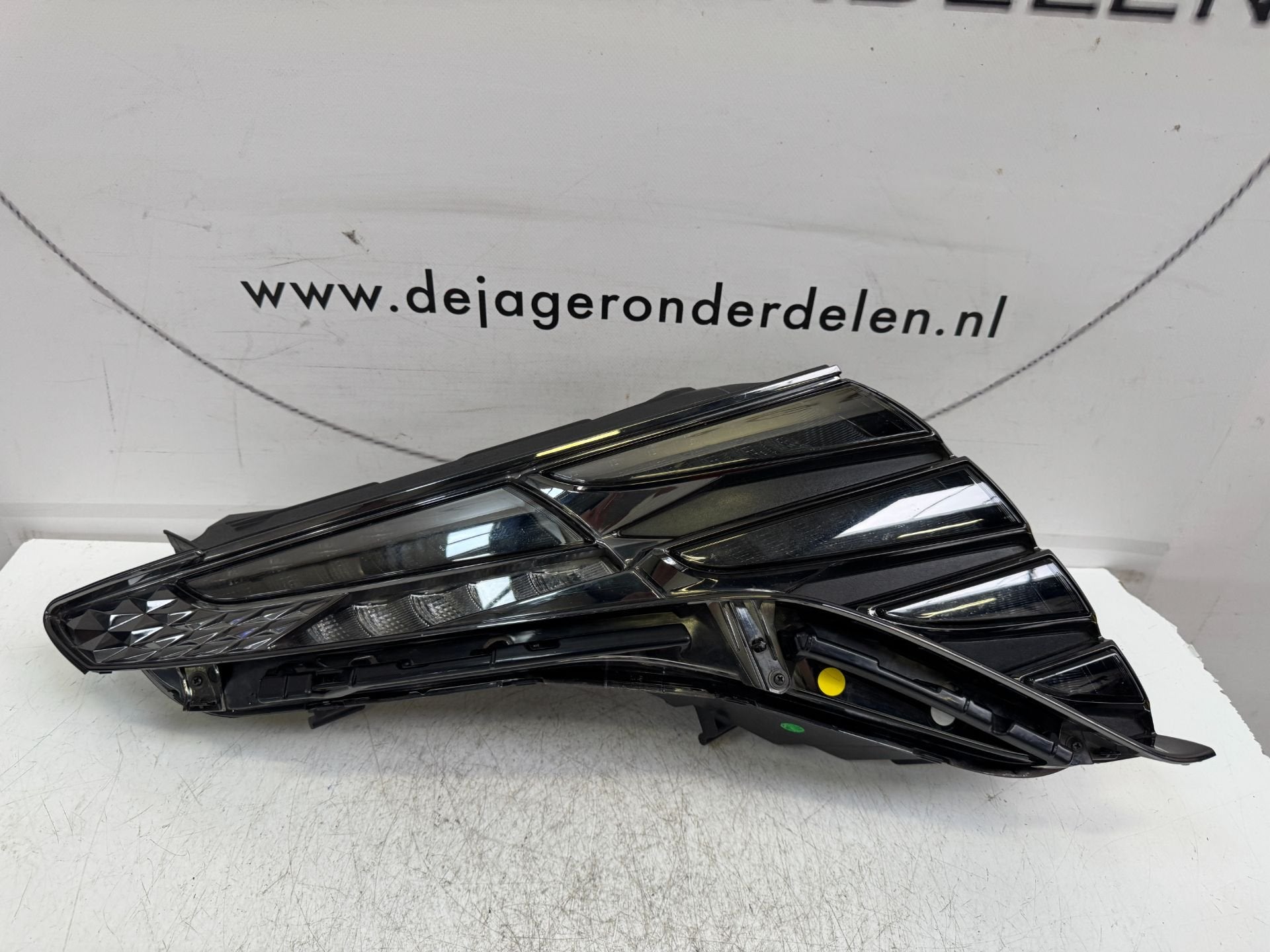HYUNDAI TUCSON KOPLAMP RECHTS 92208N7100, Gebruikt, Heolleung-ro 12
06797  Seoul, Ophalen of Verzenden, Info@hyundai.com
