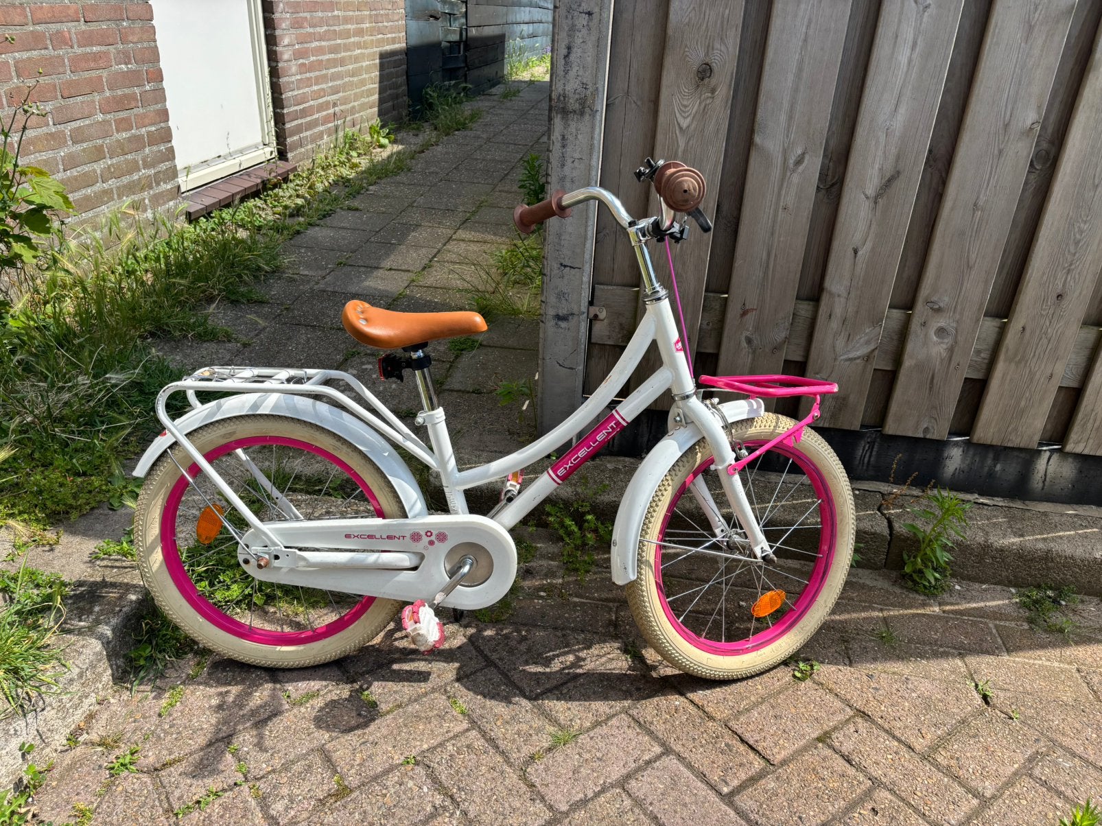 Meisjes kinder fietsje 18 inch wit met roze, Ophalen of Verzenden, Zo goed als nieuw, 18 inch