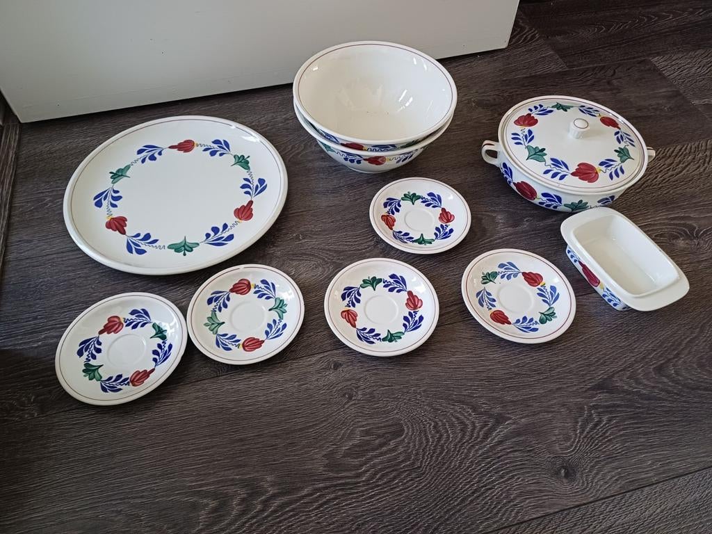 Boerenbont Boch servies met bloemmotief, Antiek en Kunst, Antiek | Servies compleet, Ophalen of Verzenden