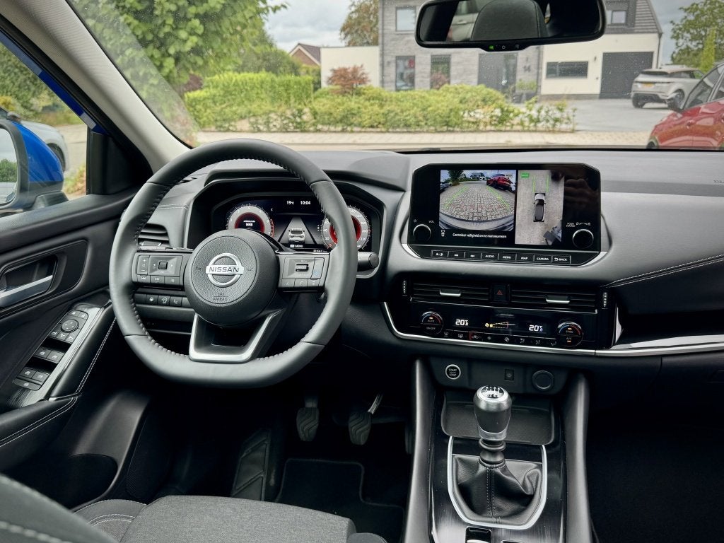 Nissan QASHQAI 1.3 MHEV 140PK Premiere Edition Panodak 360 c, Auto's, 1304 kg, Gebruikt, Euro 6, 4 cilinders