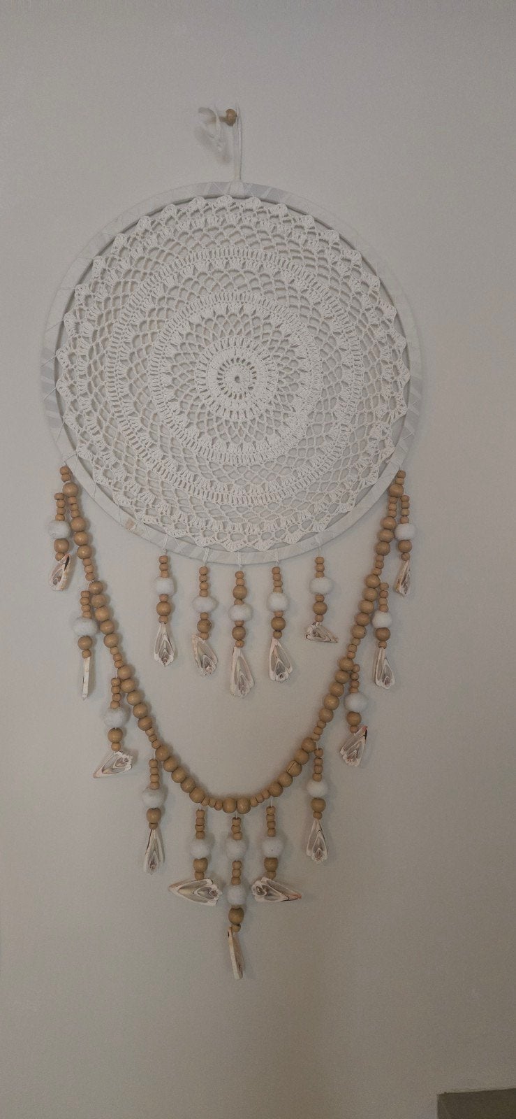 Grote Dromenvanger Wit met Houten Kralen en Schelpen 92x41cm, Ophalen, Boho, Zo goed als nieuw, Wit