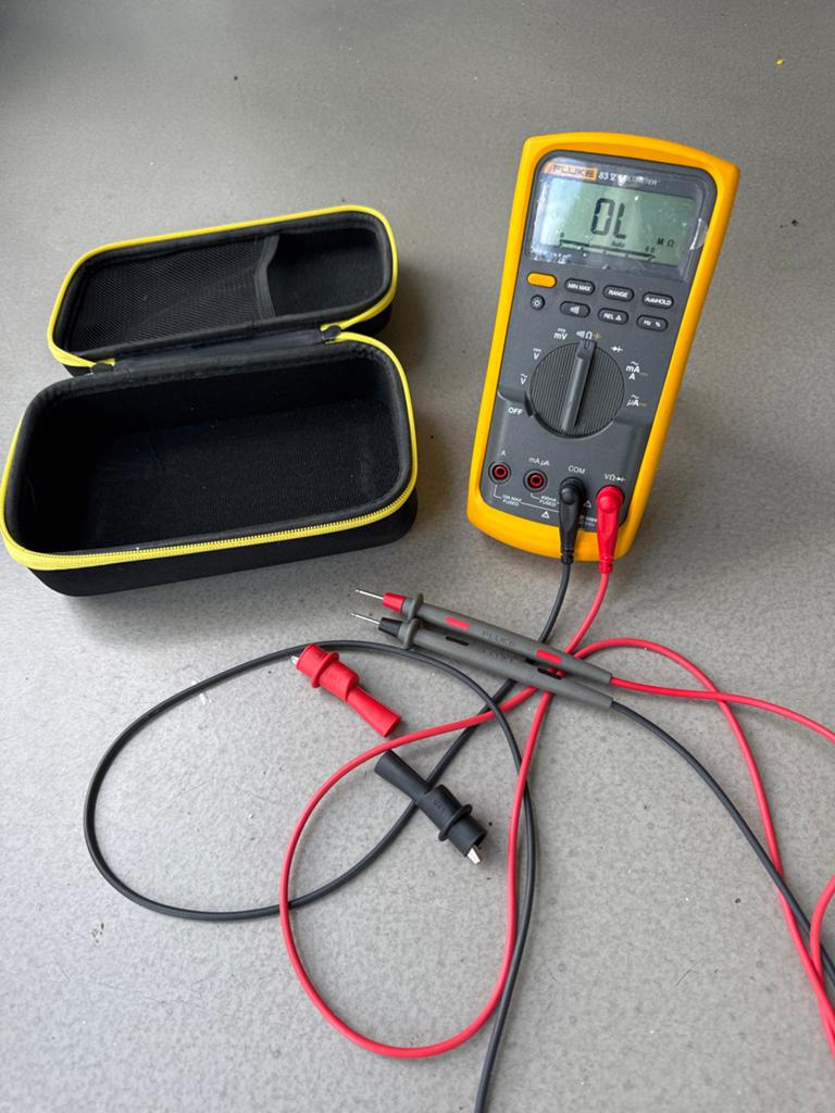 Fluke 83 V Multimeter nieuwstaat FLUKE meetsnoeren & klemmen, Ophalen of Verzenden, Zo goed als nieuw, Multimeter