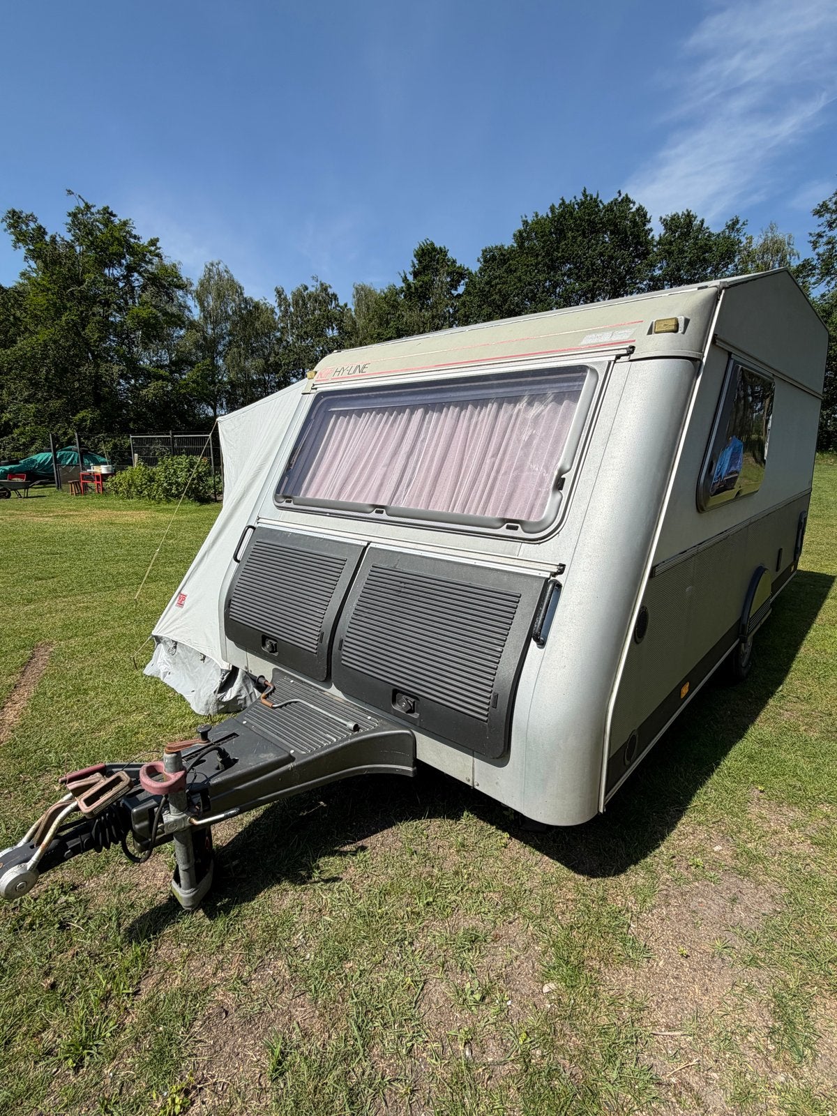 Kip Hy-Line 41EK - Zeer nette, zelfvoorzienende caravan, Kip, Treinzit, Tot en met 3, Particulier