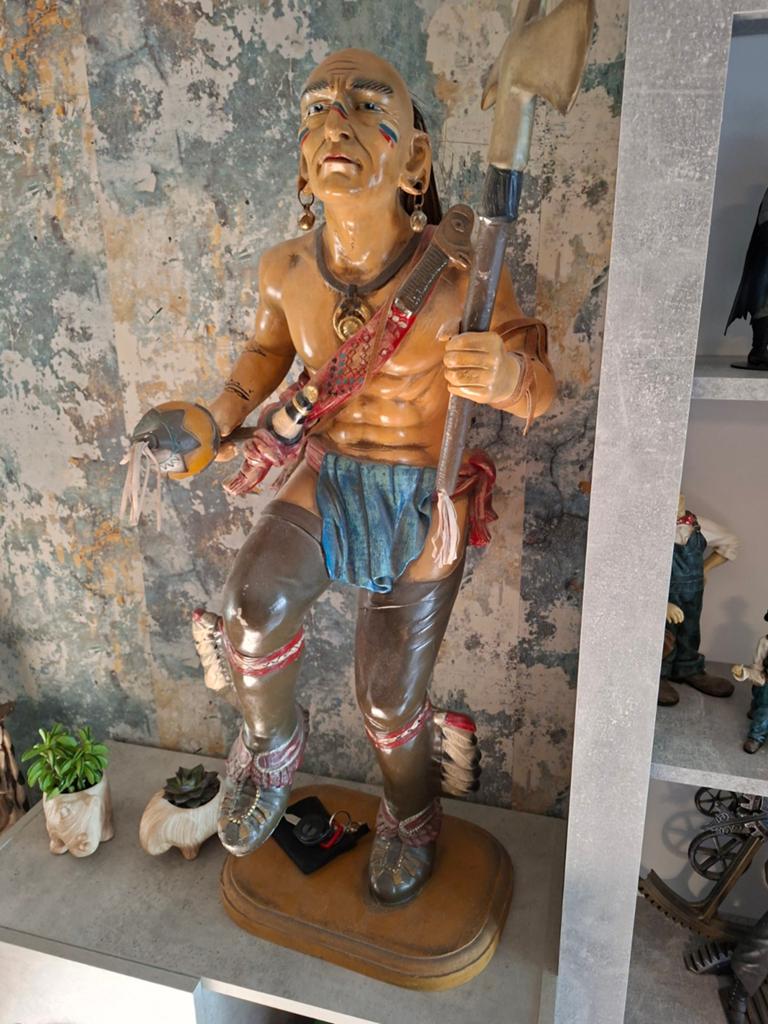 Groot indianen beeld, Ophalen, Gebruikt