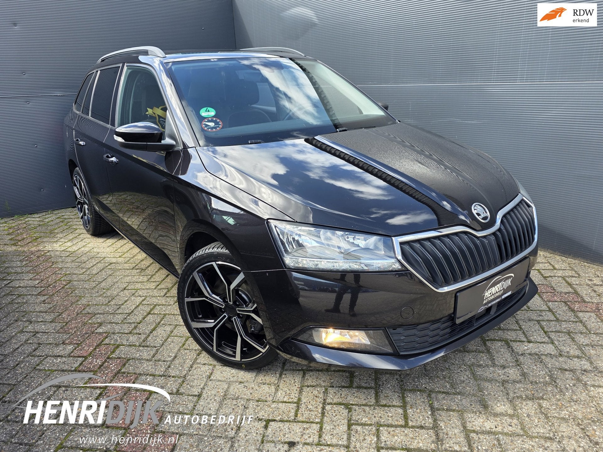 Skoda Fabia Combi 1.0 TSI Style Camera / Clima / Carplay / 1, Auto's, Voorwielaandrijving, Dealer onderhouden, Stof, Gebruikt