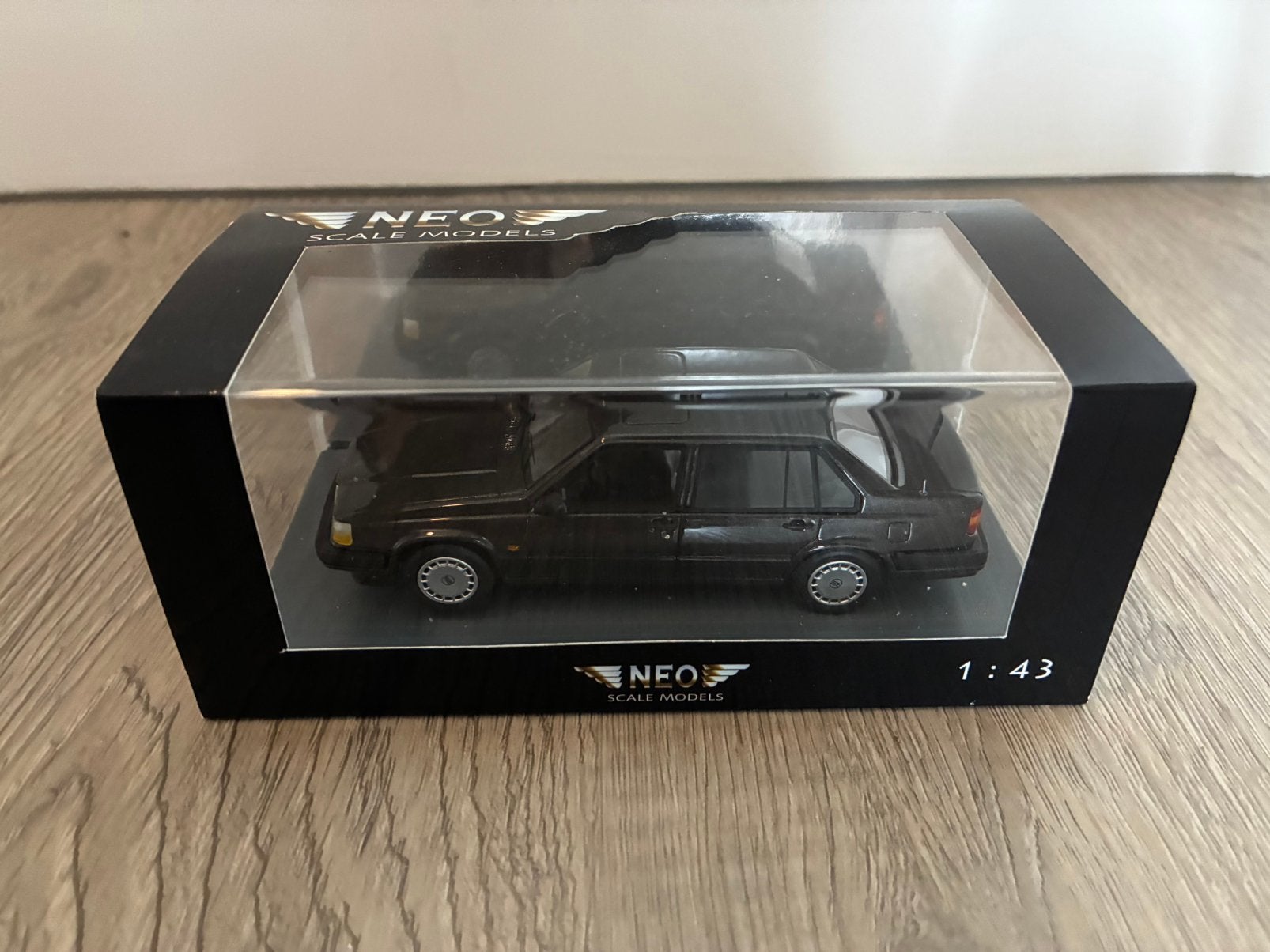 Volvo 940 Sedan - Neo Scale Models 1:43, Ophalen of Verzenden, Zo goed als nieuw, Auto, Overige merken