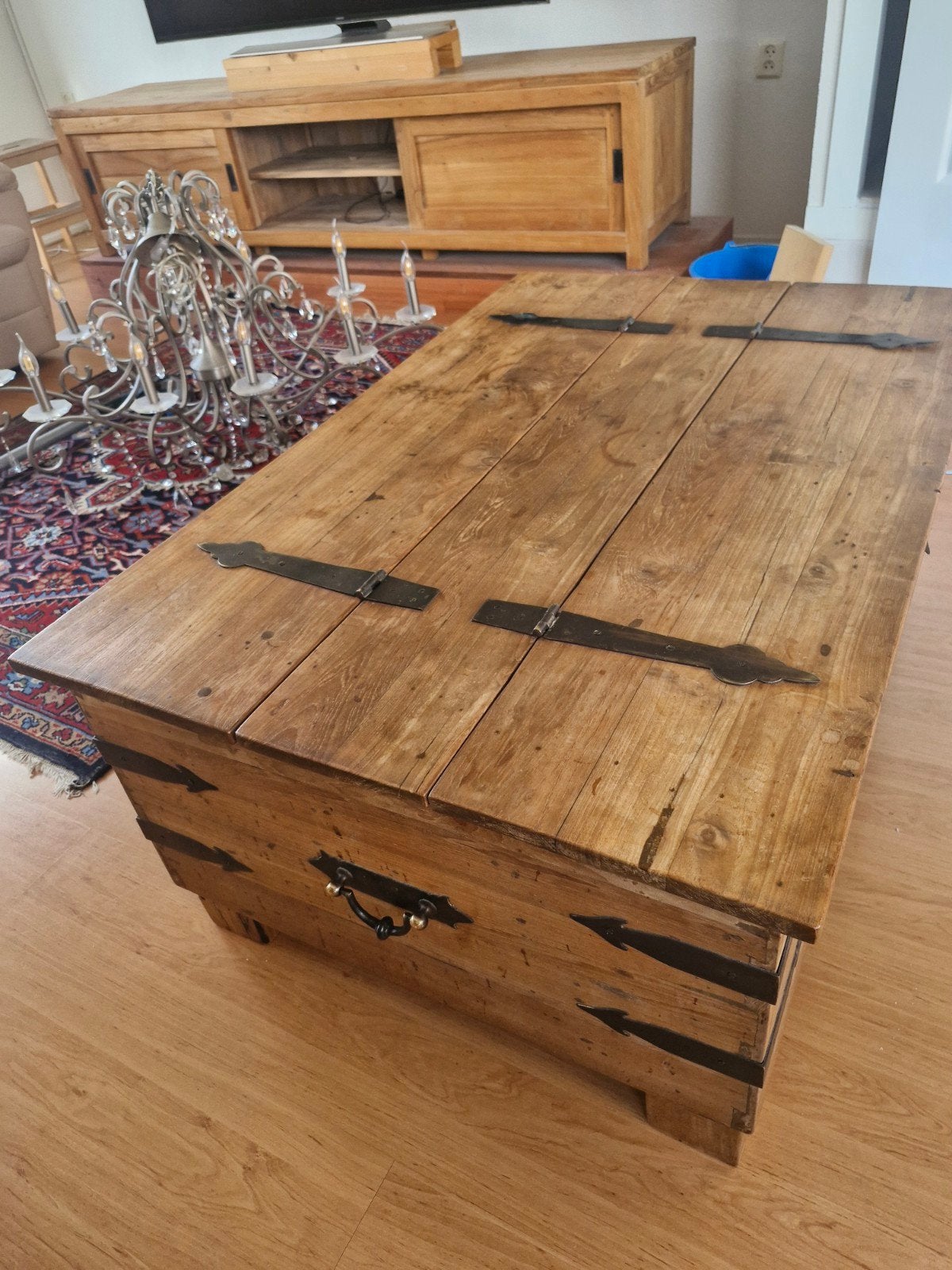 Mooie houten kist/salontafel met veel opbergruimte, Ophalen
