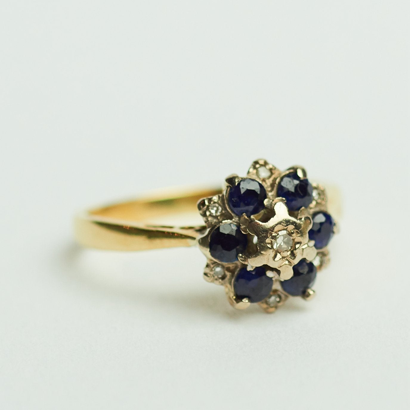 Vintage 18 karaat diamant saffier cluster ring gouden goud, Ophalen of Verzenden, Met edelsteen, Dame, Goud
