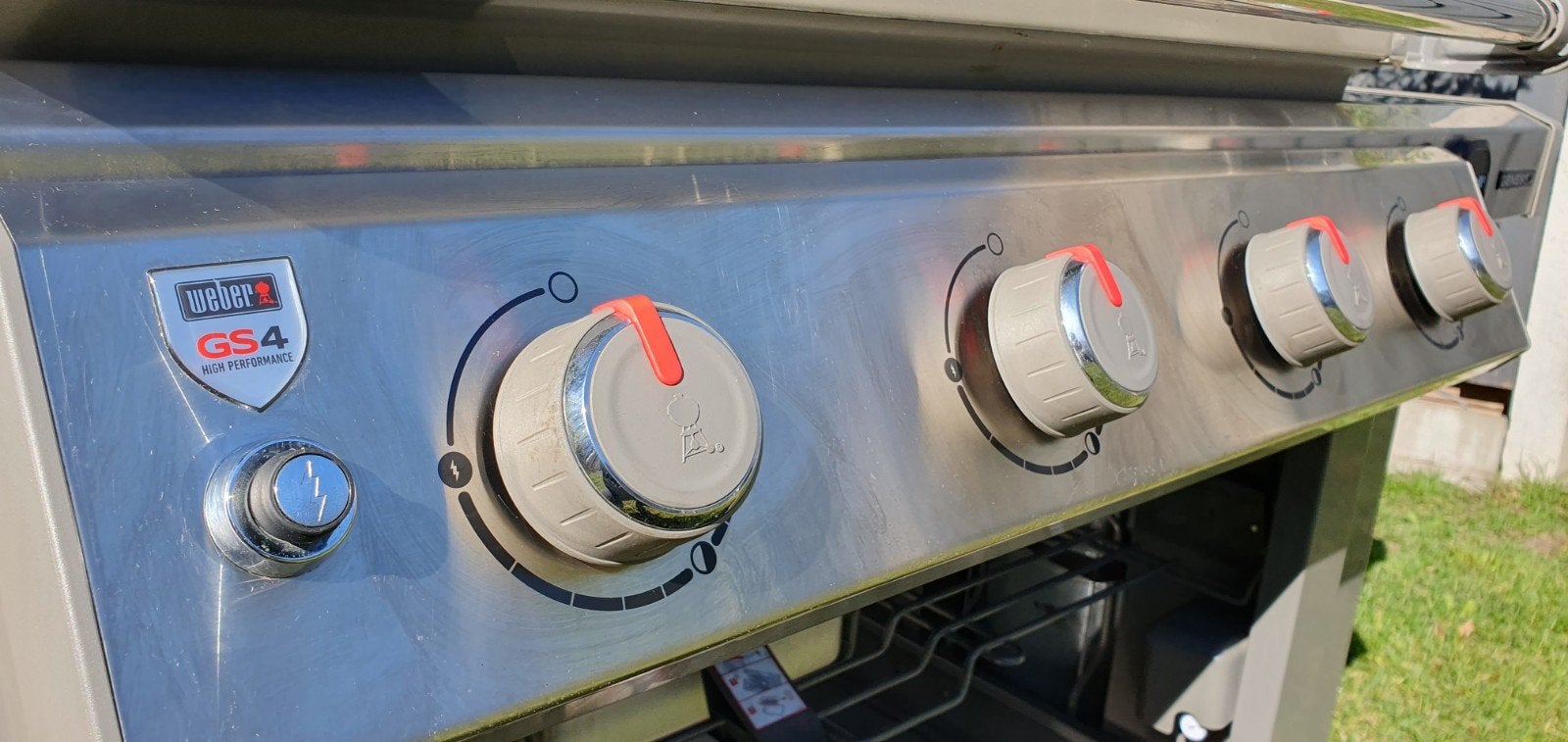 Foto 7 van Prachtige Weber Genesis II E-410 GBS Gasbarbecue (4 branders