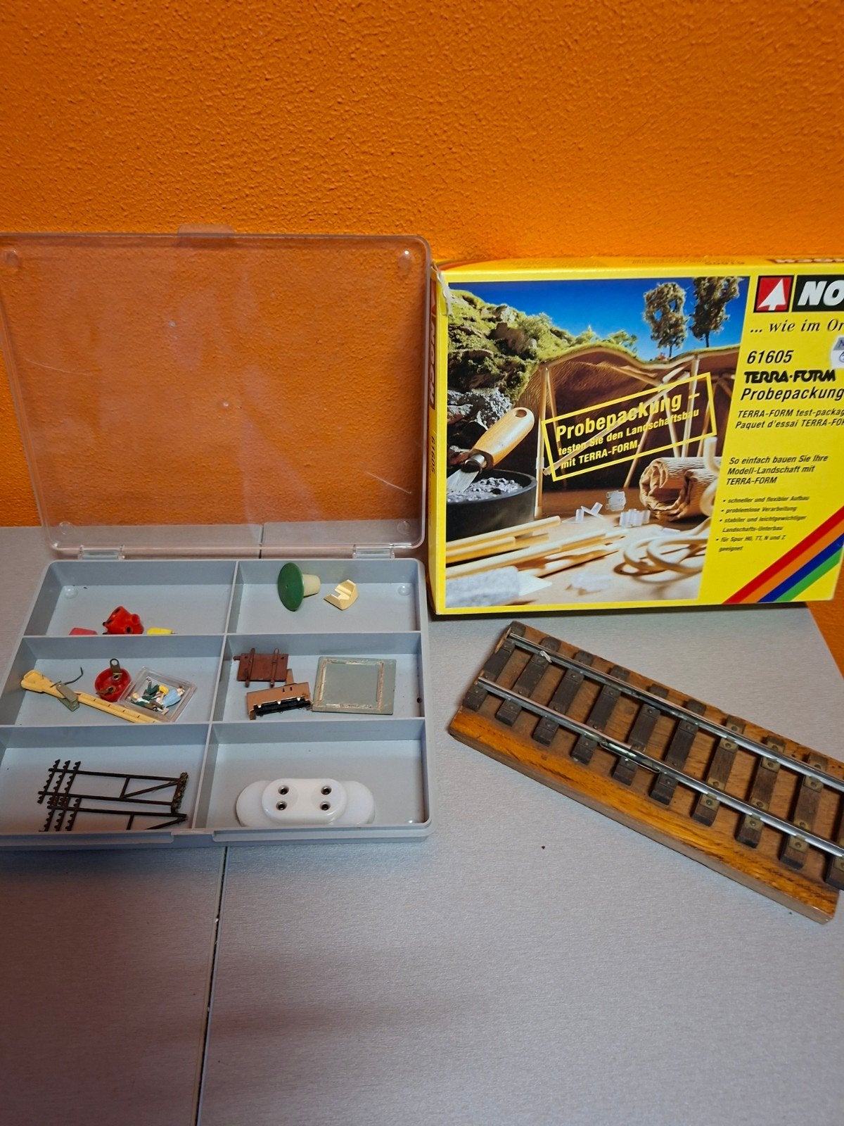 noch  61005 plus van allws wat, Ophalen of Verzenden